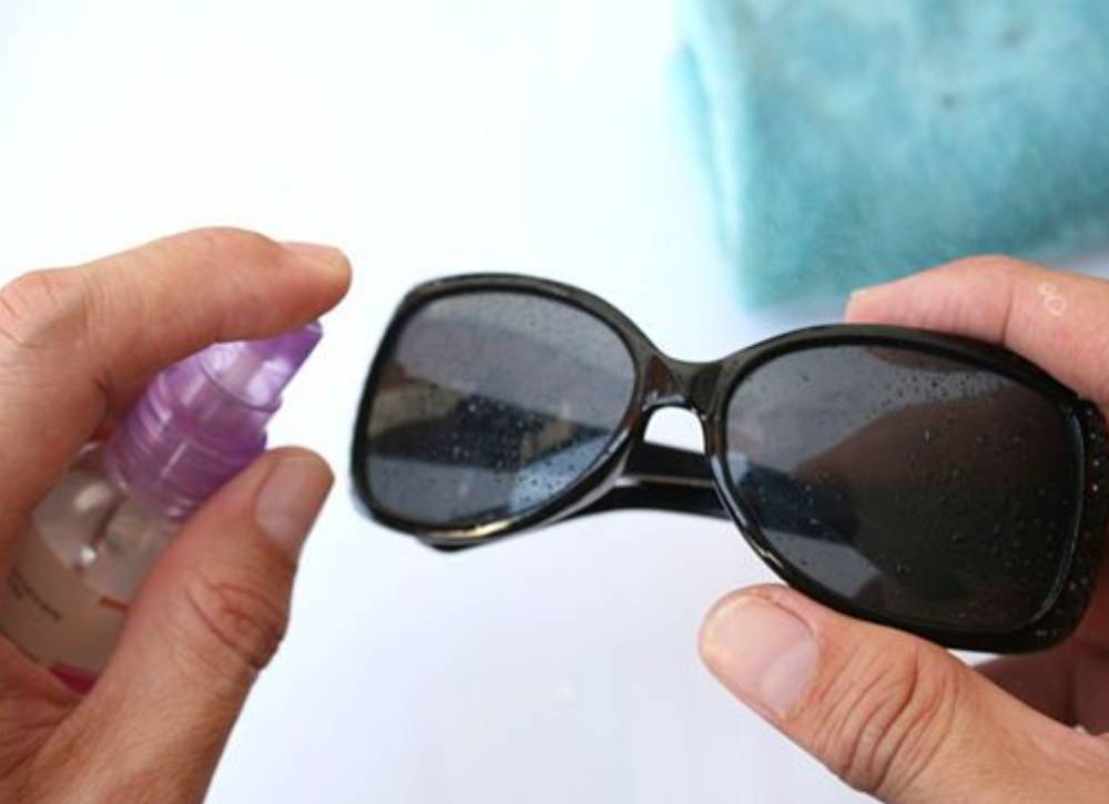 How to Remove Scratches from Glasses: A Step-by-Step Guide – Eyewa Blog