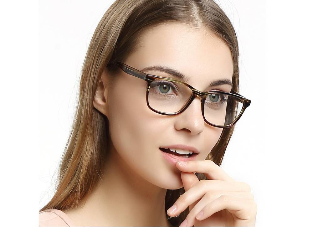 what causes farsightedness