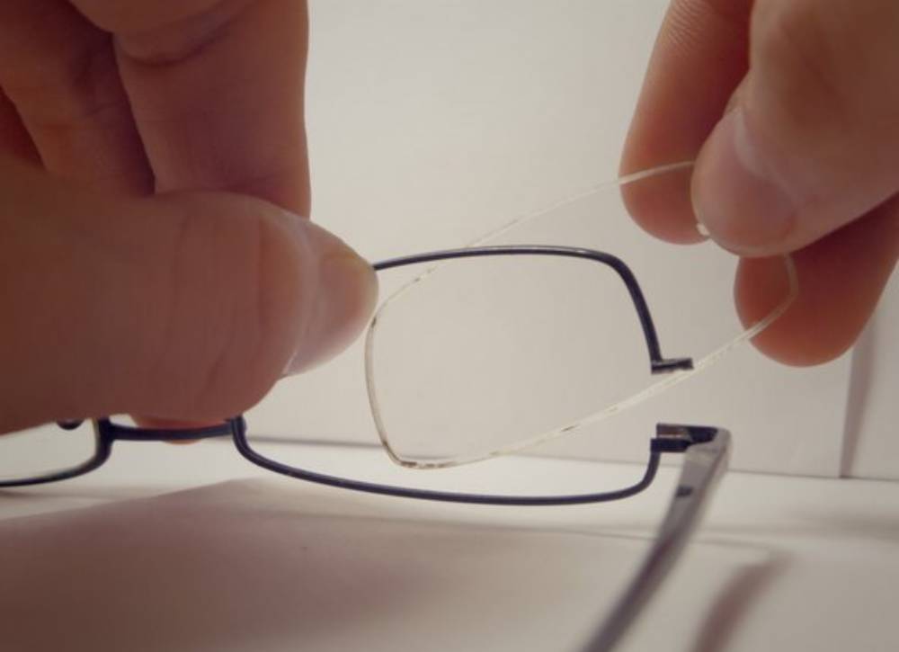 how to pop lenses out of glasses