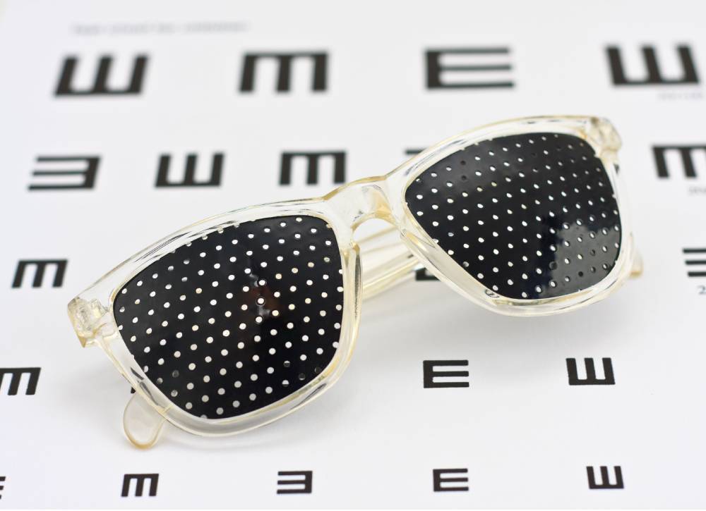 pinhole glasses