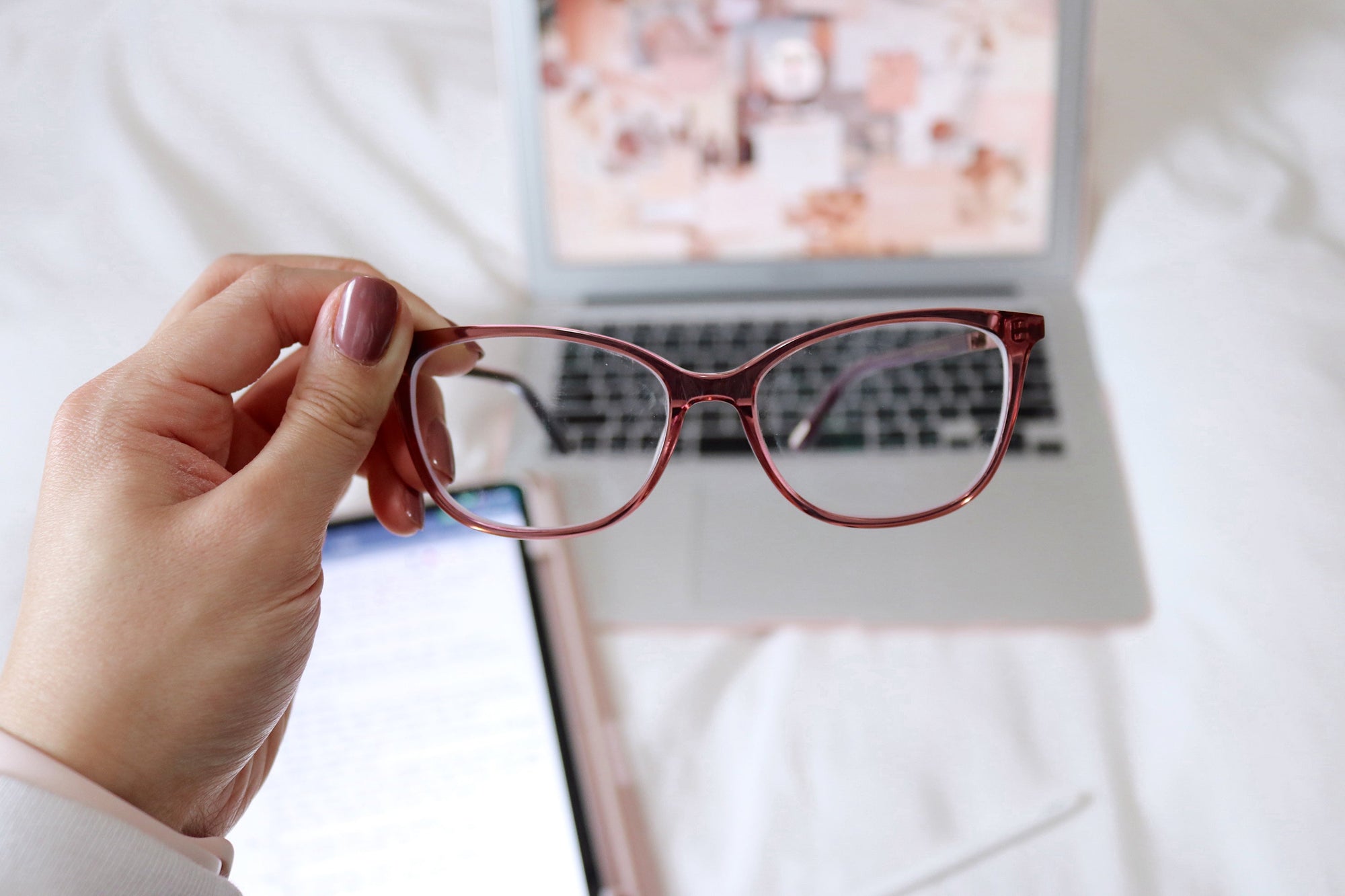 How do I keep my glasses clean all day? | KOALAEYE OPTICAL