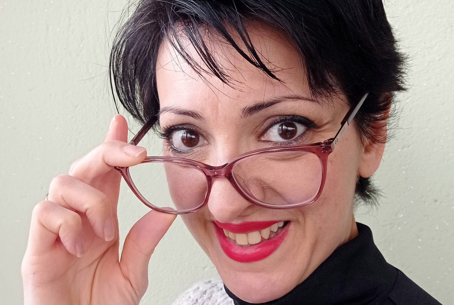What kind of glasses make you look younger? | KOALAEYE OPTICAL