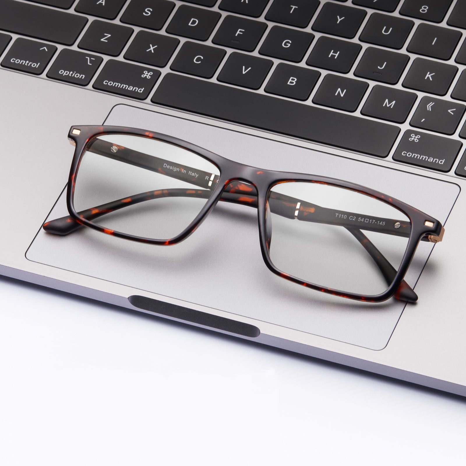 How to Choose Eyeglass Frames and Lenses? What Knowledge or Tips Are There?