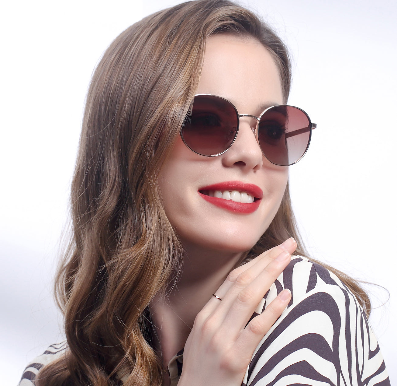 What are fashionable sunglasses for women in 2023?