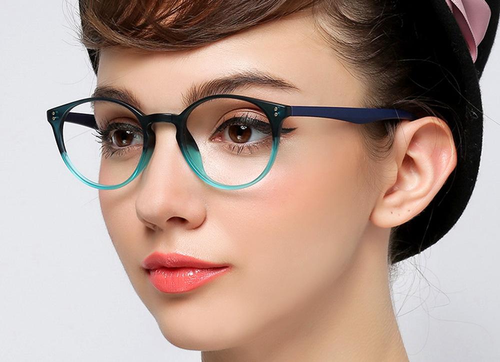 How should glasses fit eyebrows