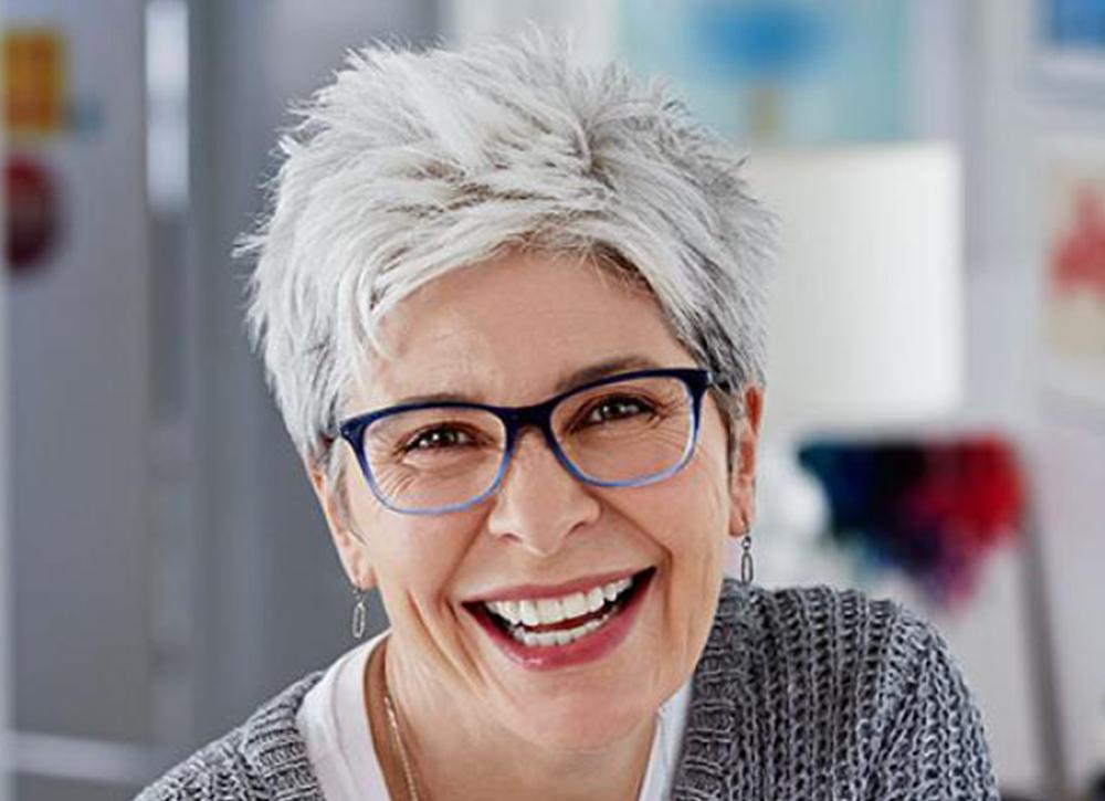 What Color Glasses Go Best With Gray Hair - KoalaEye