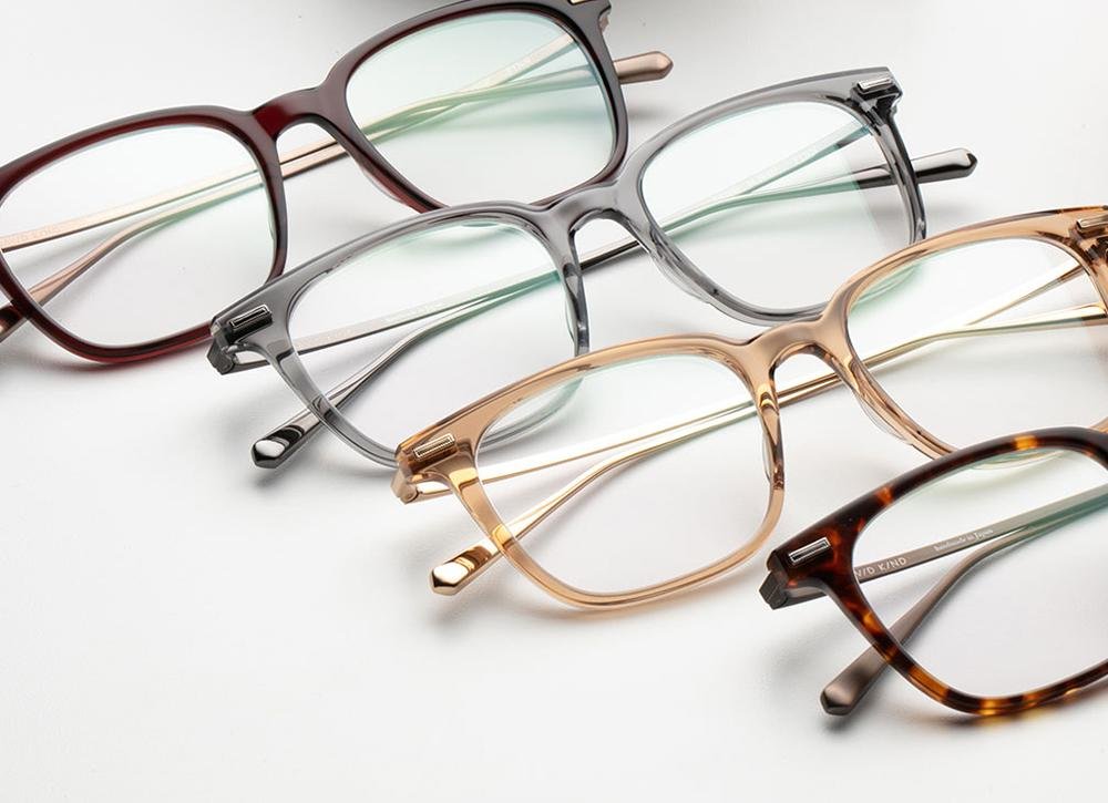 What should we pay attention to when buying eyeglasses online?