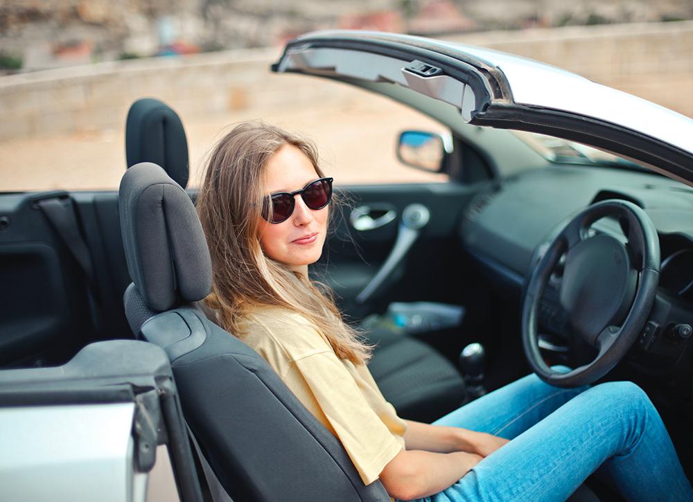 Should You Wear Sunglasses While Driving - KoalaEye