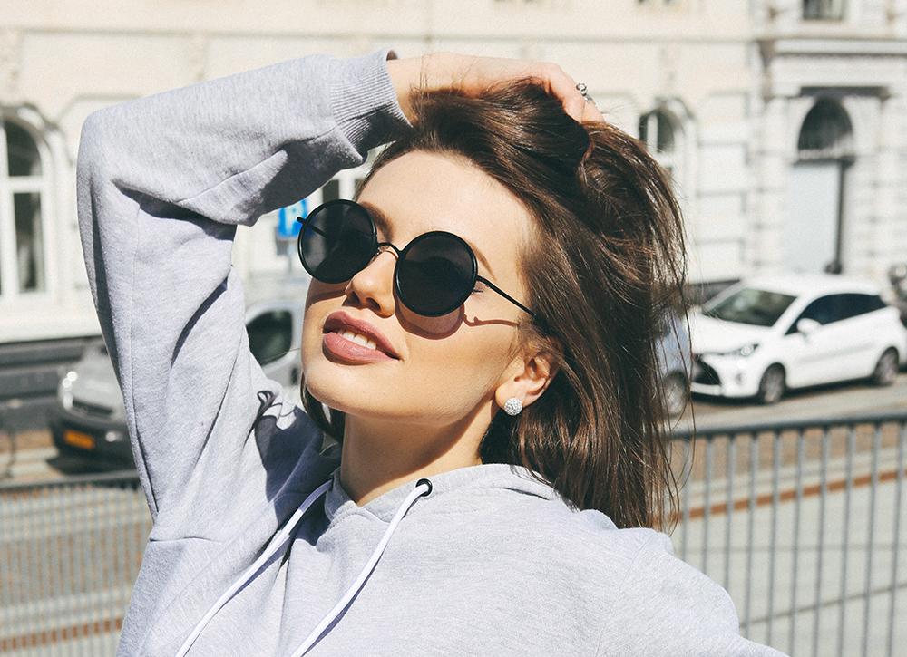 Why Should You Wear Sunglasses In The Sun - KoalaEye